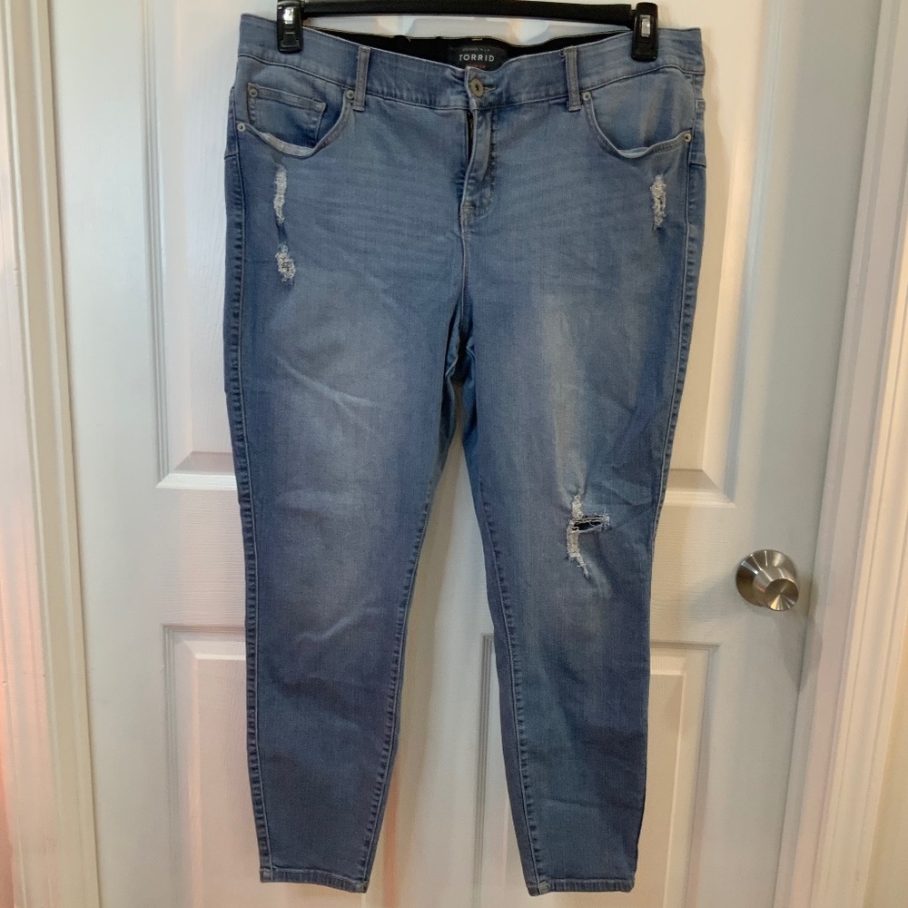 TORRID BOMBSHELL SKINNY JEANS PLUS SIZE 22